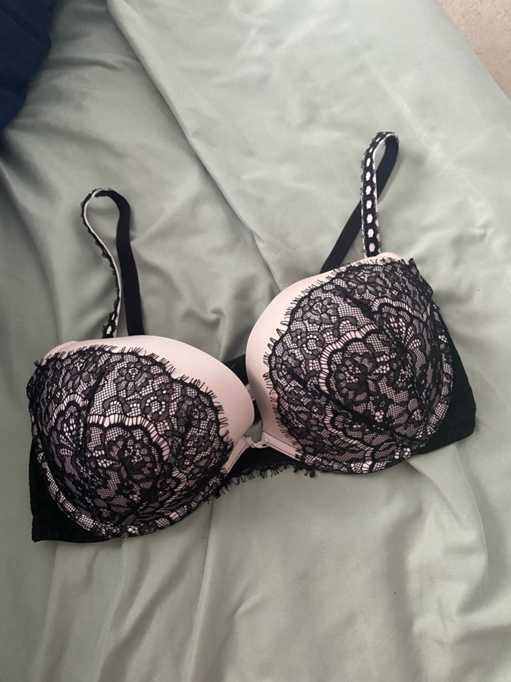 Vs bra
